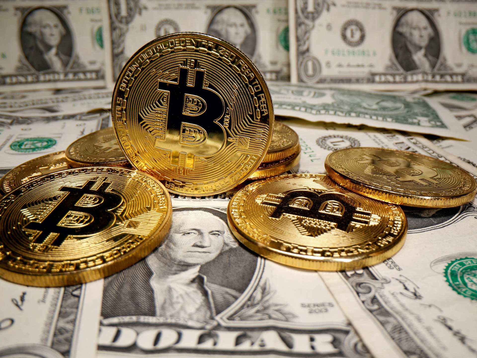 Convert BTC to USD: Bitcoin to United States Dollar