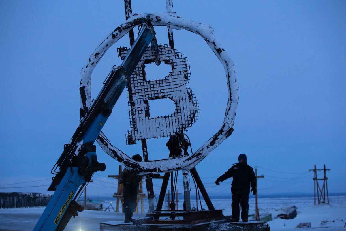 Amid Sanctions, Bitcoin Mining Machines Are ‘Flowing’ Into Russia, as Industry Thrives