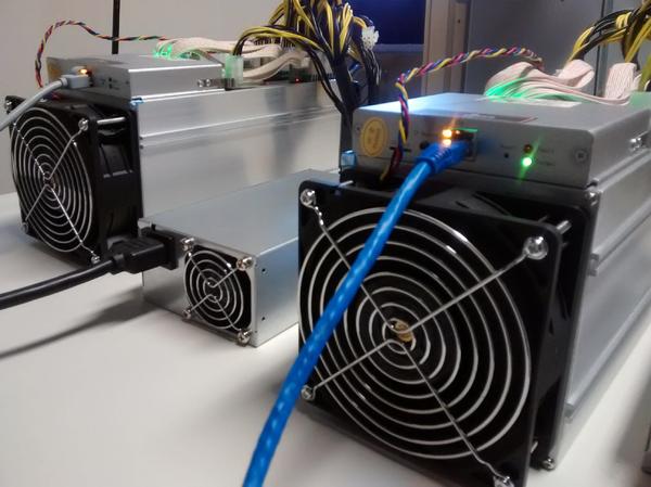 The Independent Miner's Blueprint: Bitcoin Mining at Home with Antminer S9 and Bitaxe - D-Central