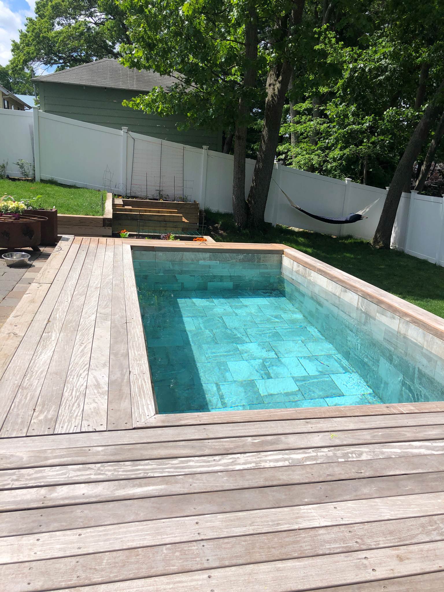 Small Pool Deck Design Ideas