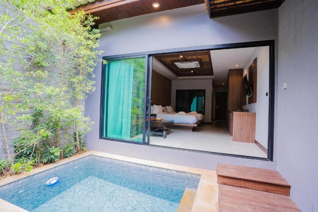 One Bedroom Suite with Plunge Pool | The Crane Resort