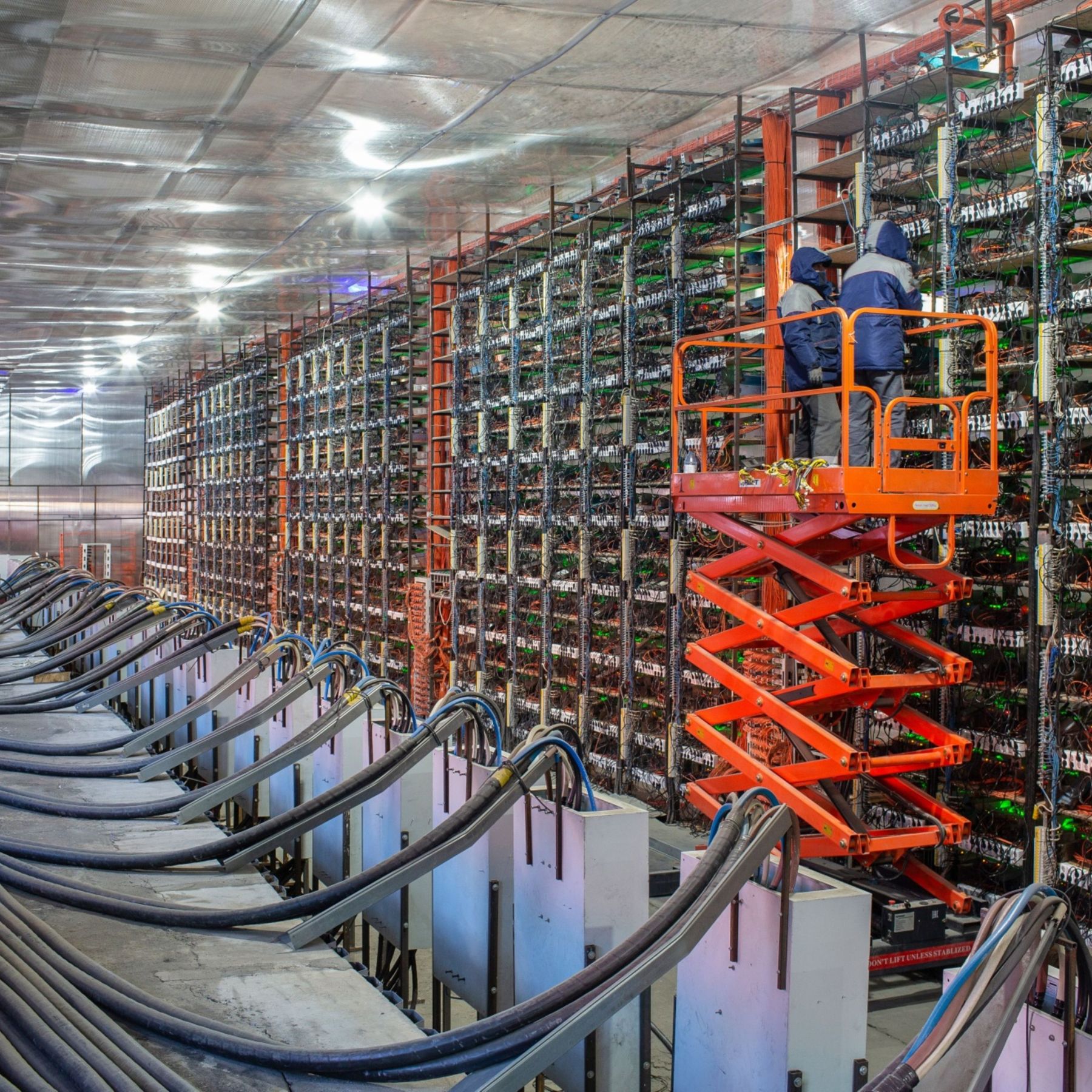 Oman bets big on cryptocurrency mining despite Bitcoin's volatility - The Circuit