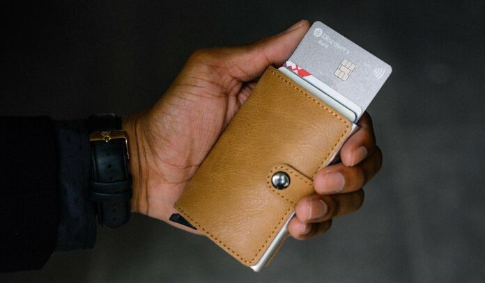 Leather EDC Wallets - Perfect For Carrying Everyday Essentials - Galen Leather