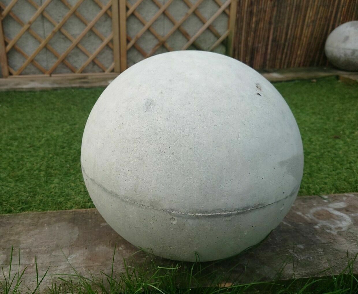 Spheres (Concrete Garden Balls) - Solid Art