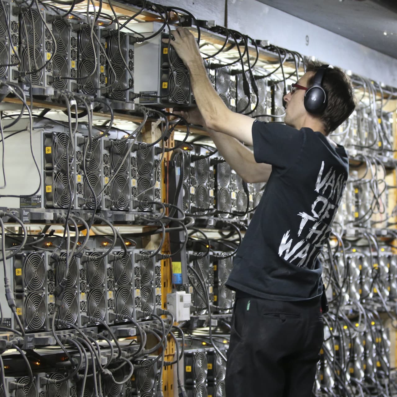 Bitcoin miners splash out $mn in race to squeeze out rivals