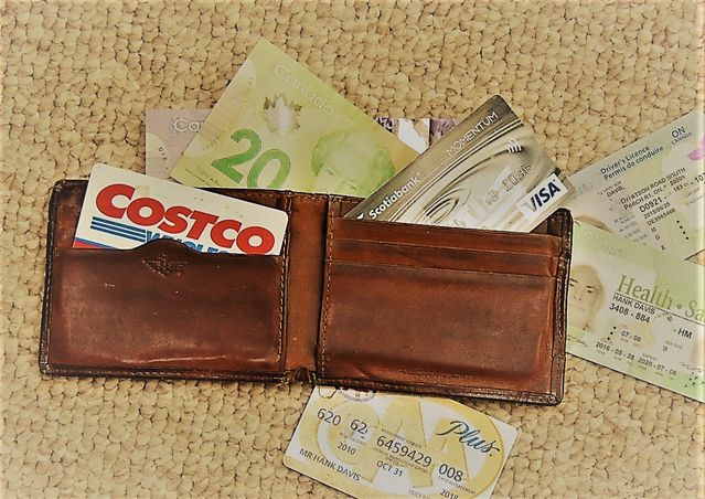 How to Deal With Losing Your Wallet: 9 Things To Do ASAP