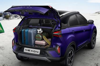 Tata Nexon Price - Nexon Mileage, Specifications, Variants & Reviews