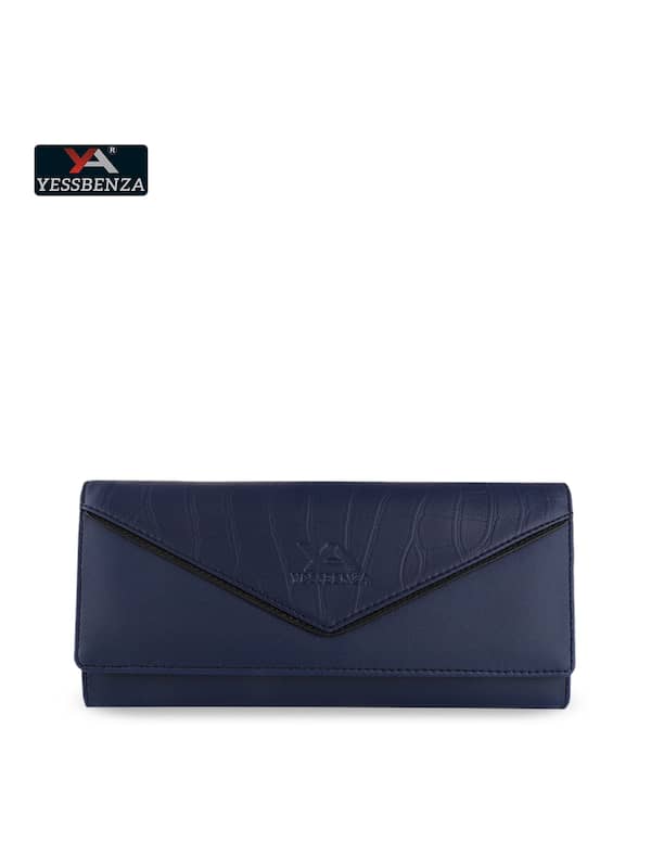 Gucci Women's Blue Leather Wallet Blue Small