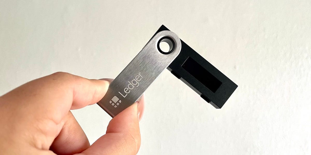 Blockstream Jade: A powerful hardware wallet for securing your Bitcoin.