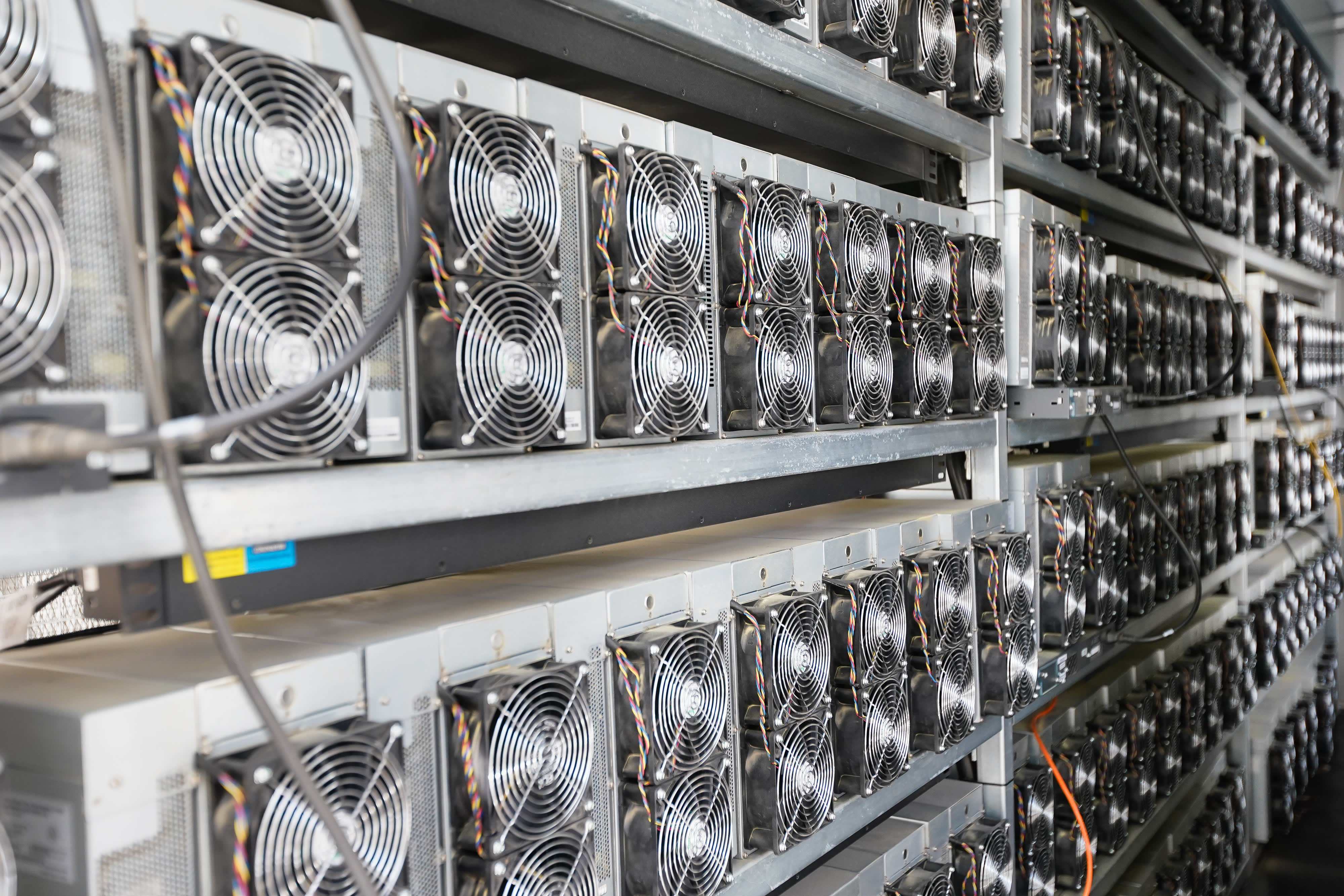 Bitcoin (BTC) Miner Marathon's (MARA) Sales Beat Fails to Impress Wall Street