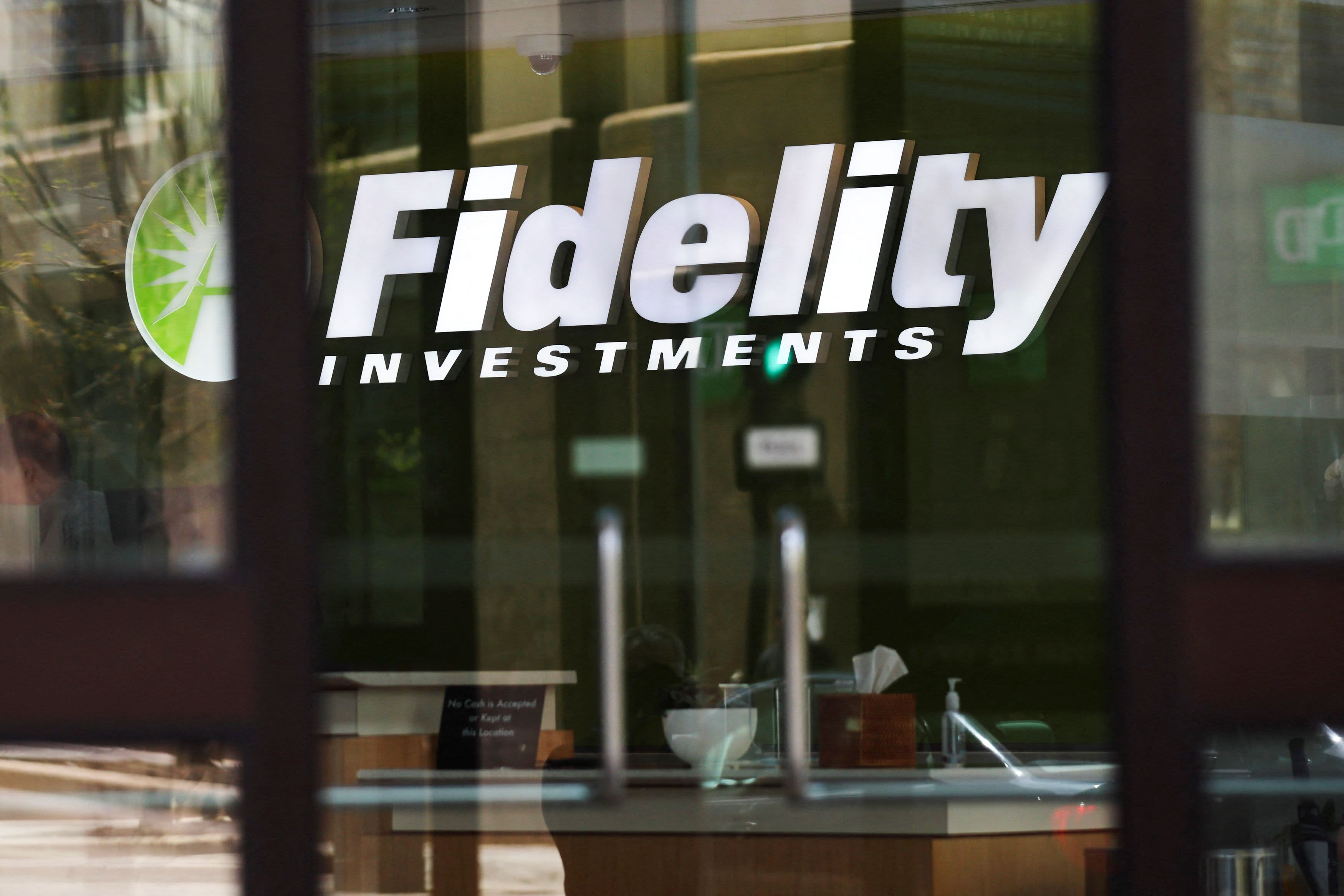 Reports of Fidelity's imminent Bitcoin spot ETF filing boosts crypto