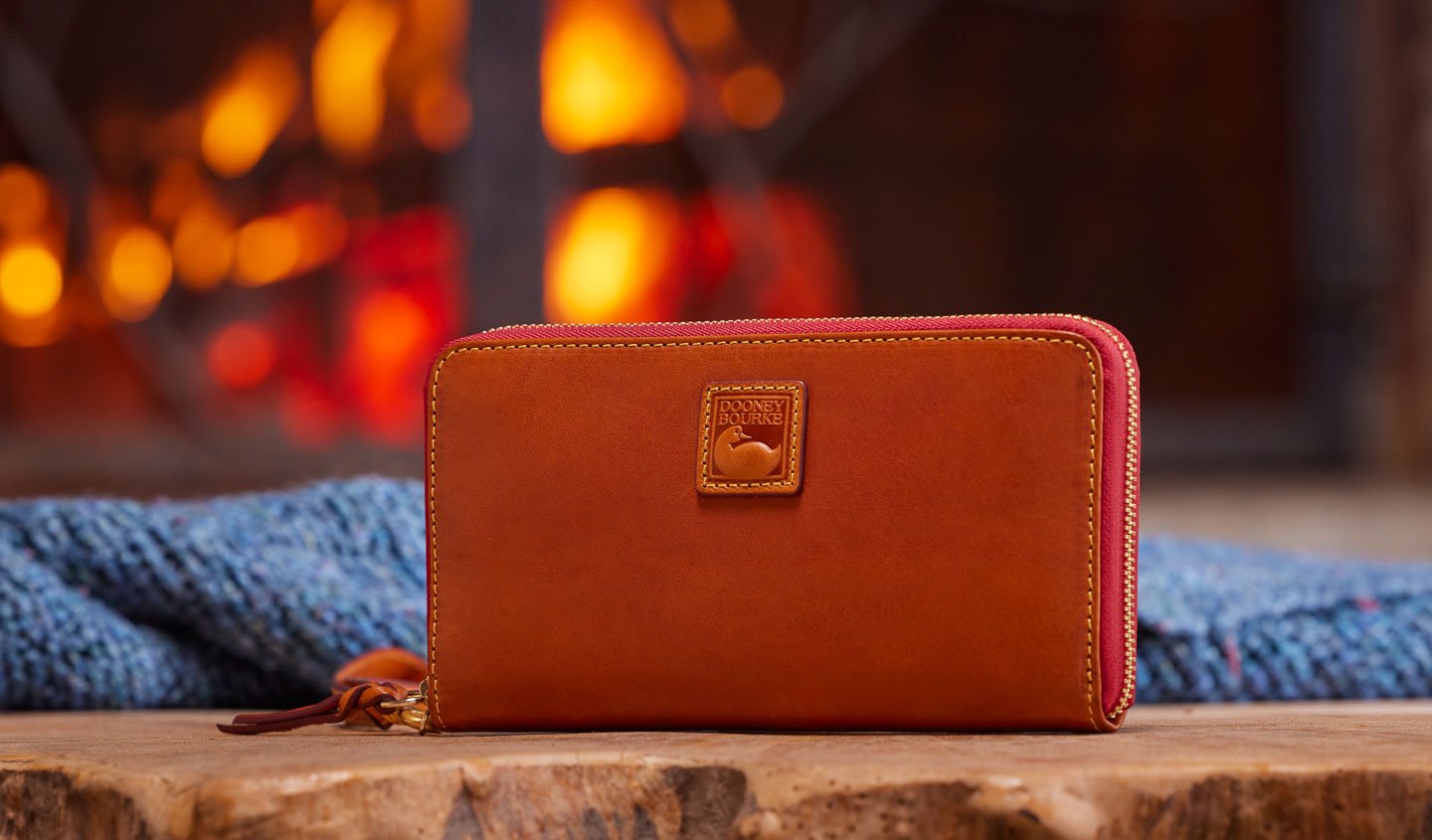 Shop Wallets - Luxury Bags & Goods | Dooney & Bourke