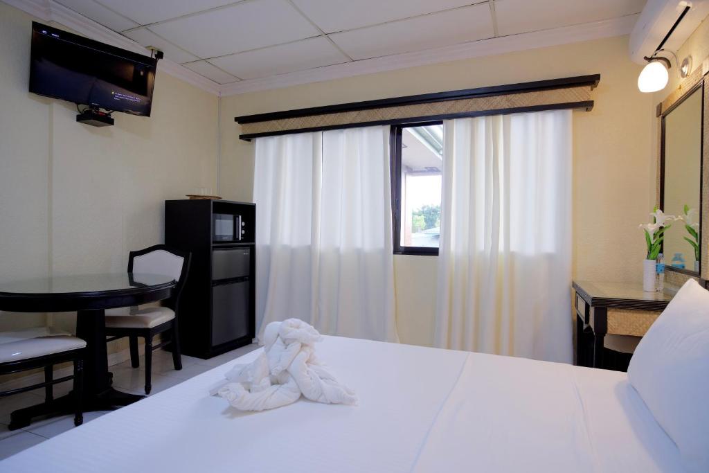 Dao Diamond Hotel, Tagbilaran City - Best Price Guarantee!