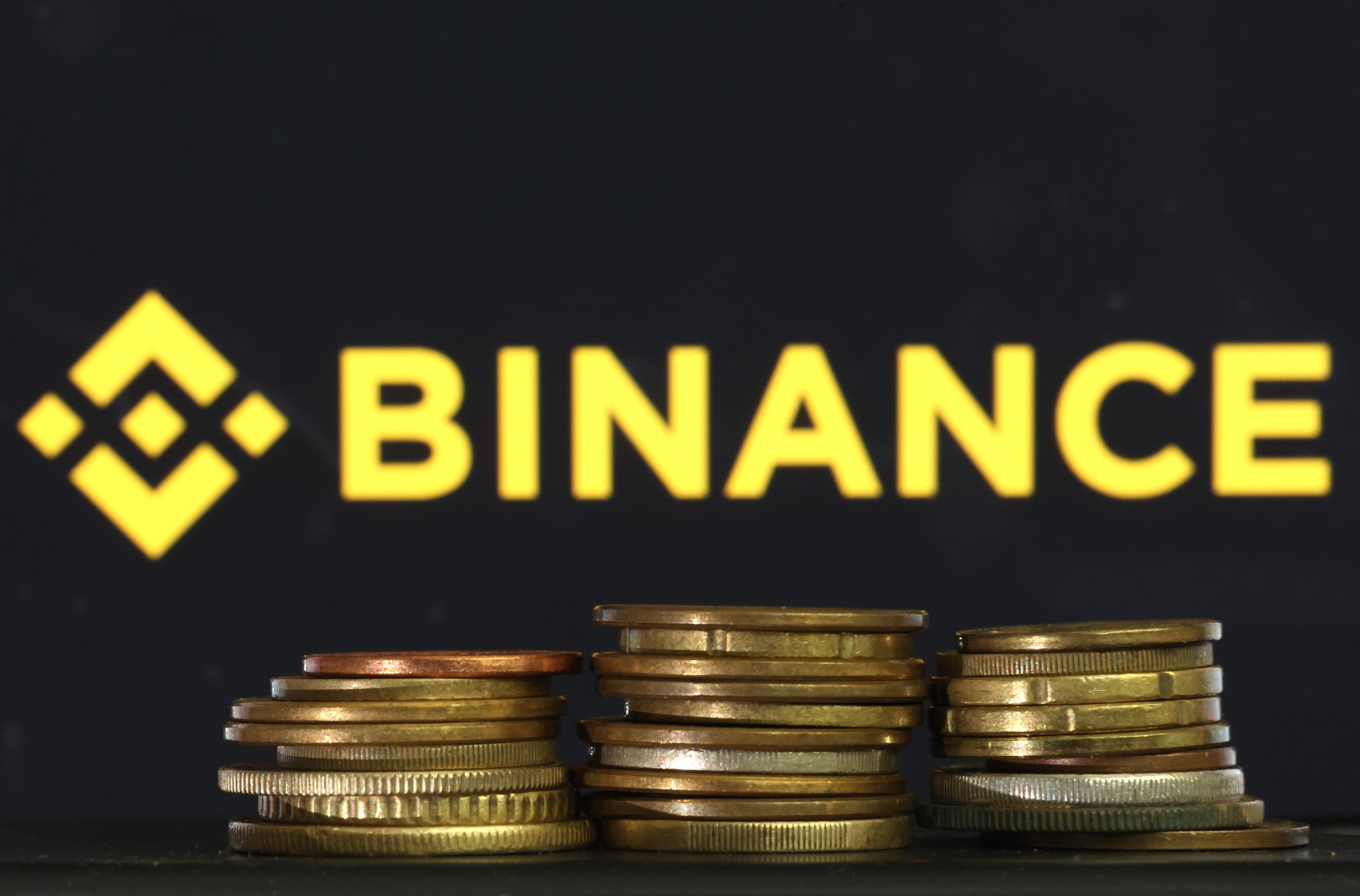 As regulators circle, Binance’s foundation—its BNB coin—is already crumbling | Fortune