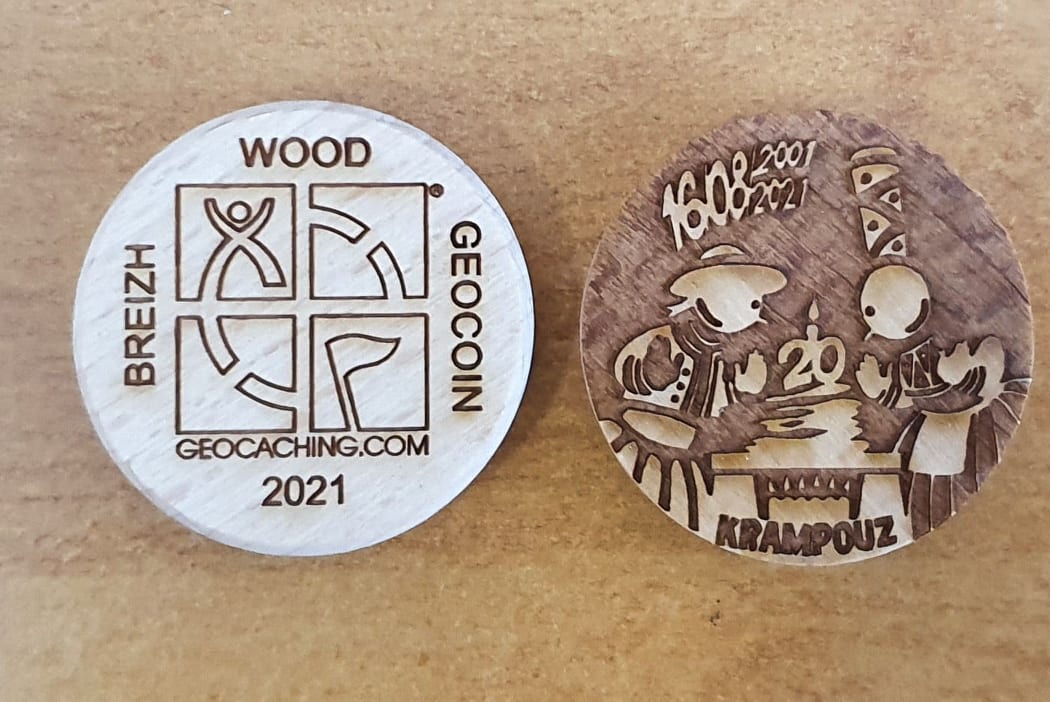 Displaying Geocoins? - Trackables - Geocaching Forums