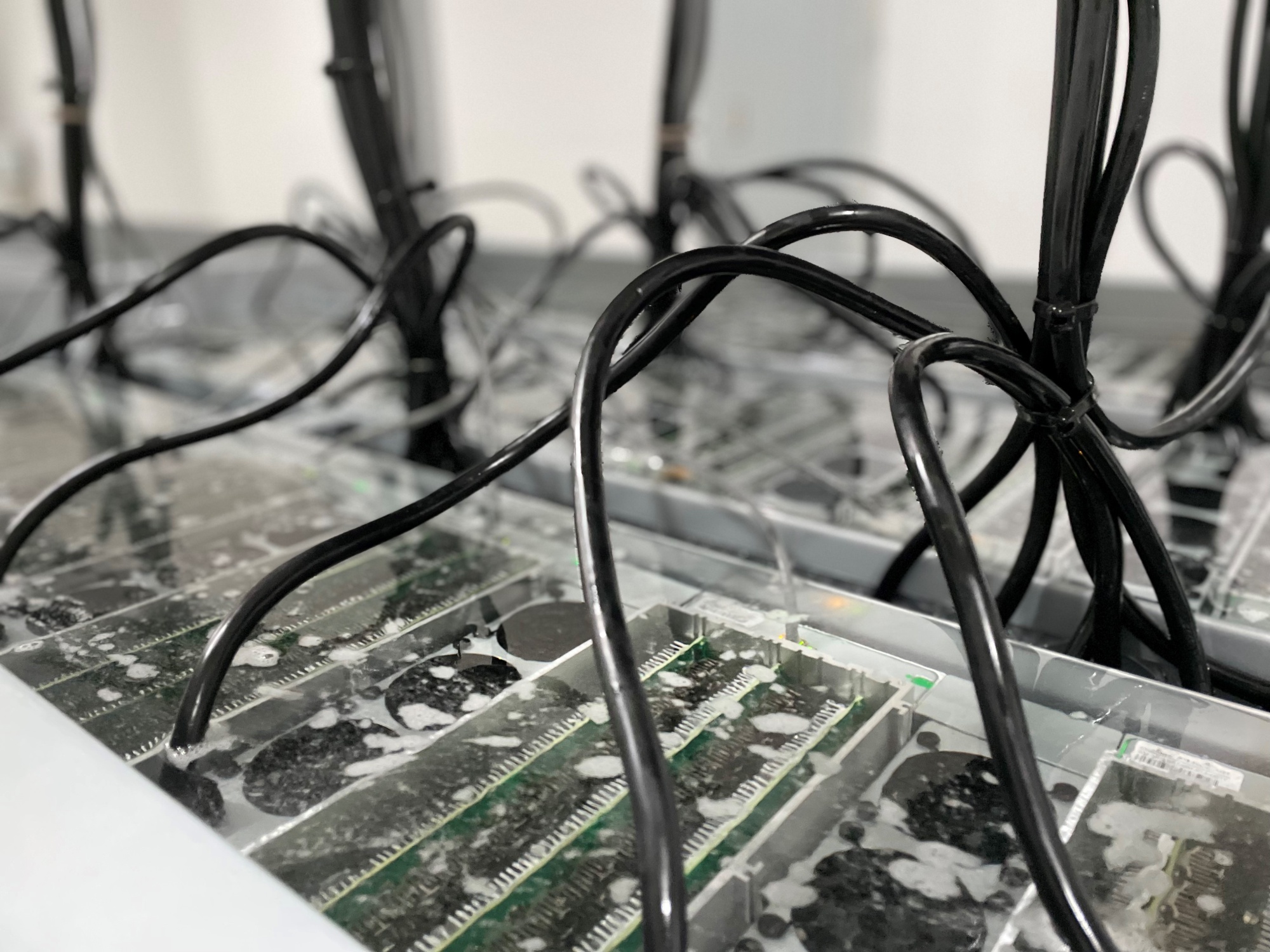 GPU Mining vs. CPU Mining: Which is Better?