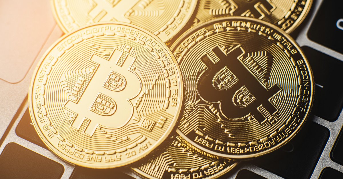 Bitcoin is falling. Should you invest in gold now? - CBS News