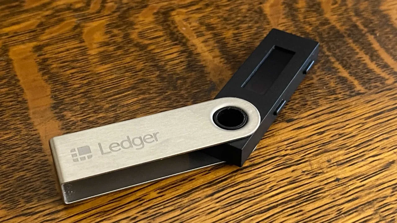 The best 10 Hardware Wallets: Reviews & Comparison. Who's the Winner?