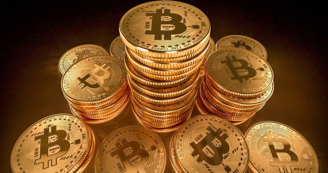 Satoshi Nakamoto Is Back? Bitcoin Worth Over $1 Mln Moved To Satoshi's Wallet