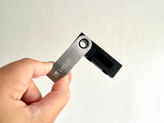 What Is a Hardware Wallet? | Ledger